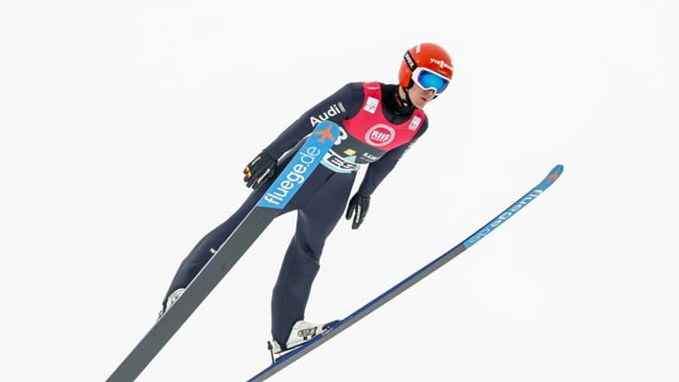 Stephan Leyhe wurde mit den deutschen Skispringern Zweiter.
