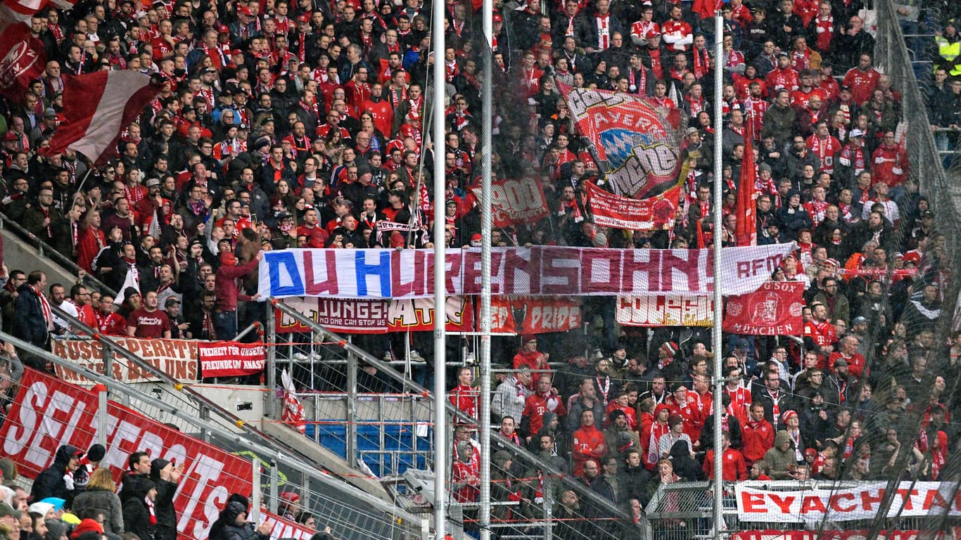 Eins der provokanten Plakate gegen Hoffenheim-Mäzen Dietmar Hopp.