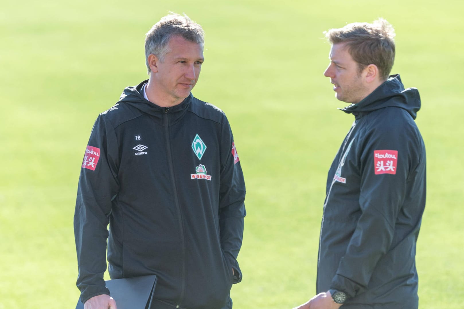 Stecken mit Werder Bremen in aktuter Abstiegsgefahr: Bremens Sport-Geschäftsführer Frank Baumann und Trainer Florian Kohfeldt.