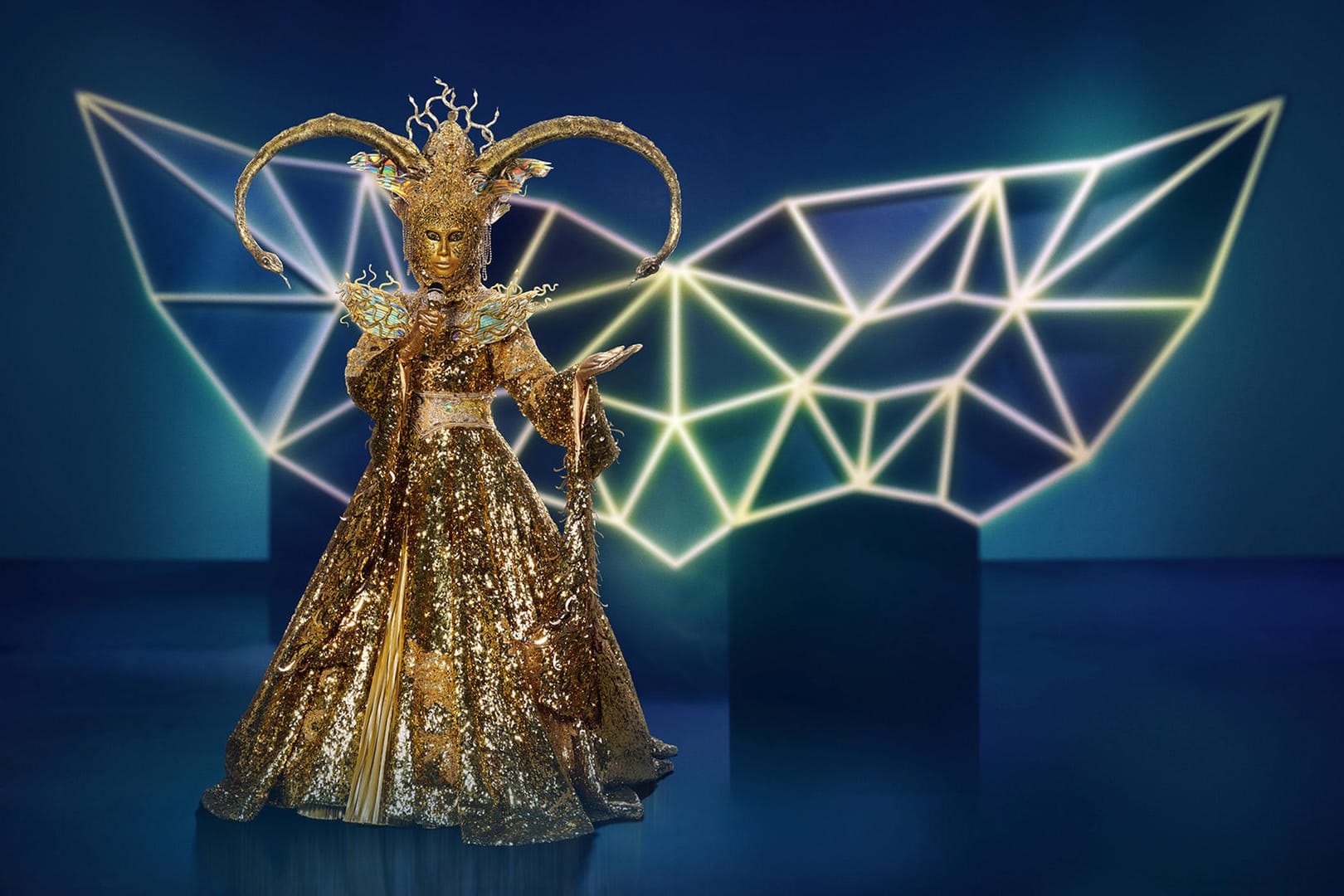 Die Göttin bei "The Masked Singer": In diesem Kostüm steckt ein Promi.