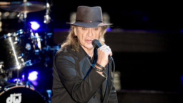Udo Lindenberg feiert den Mut der Frauen.