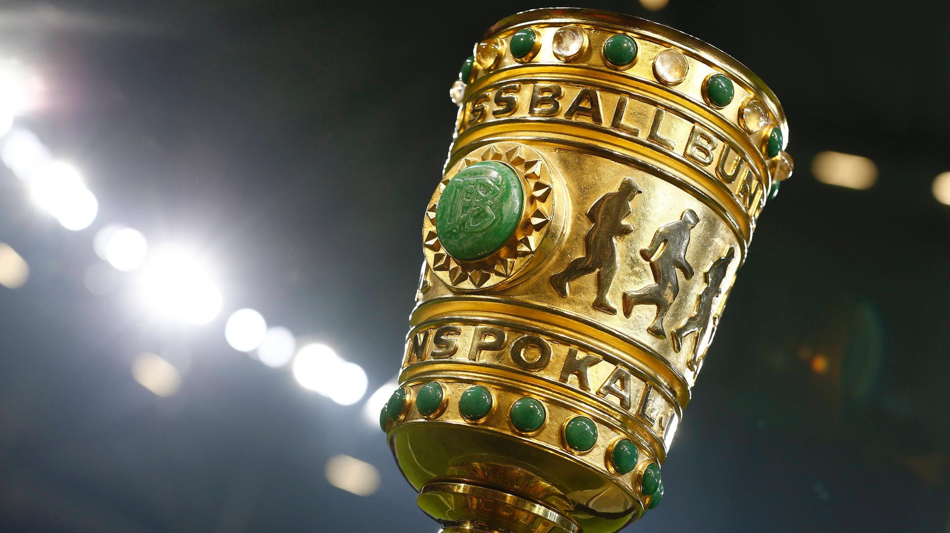 Der DFB-Pokal: Das Objekt der Begierde.