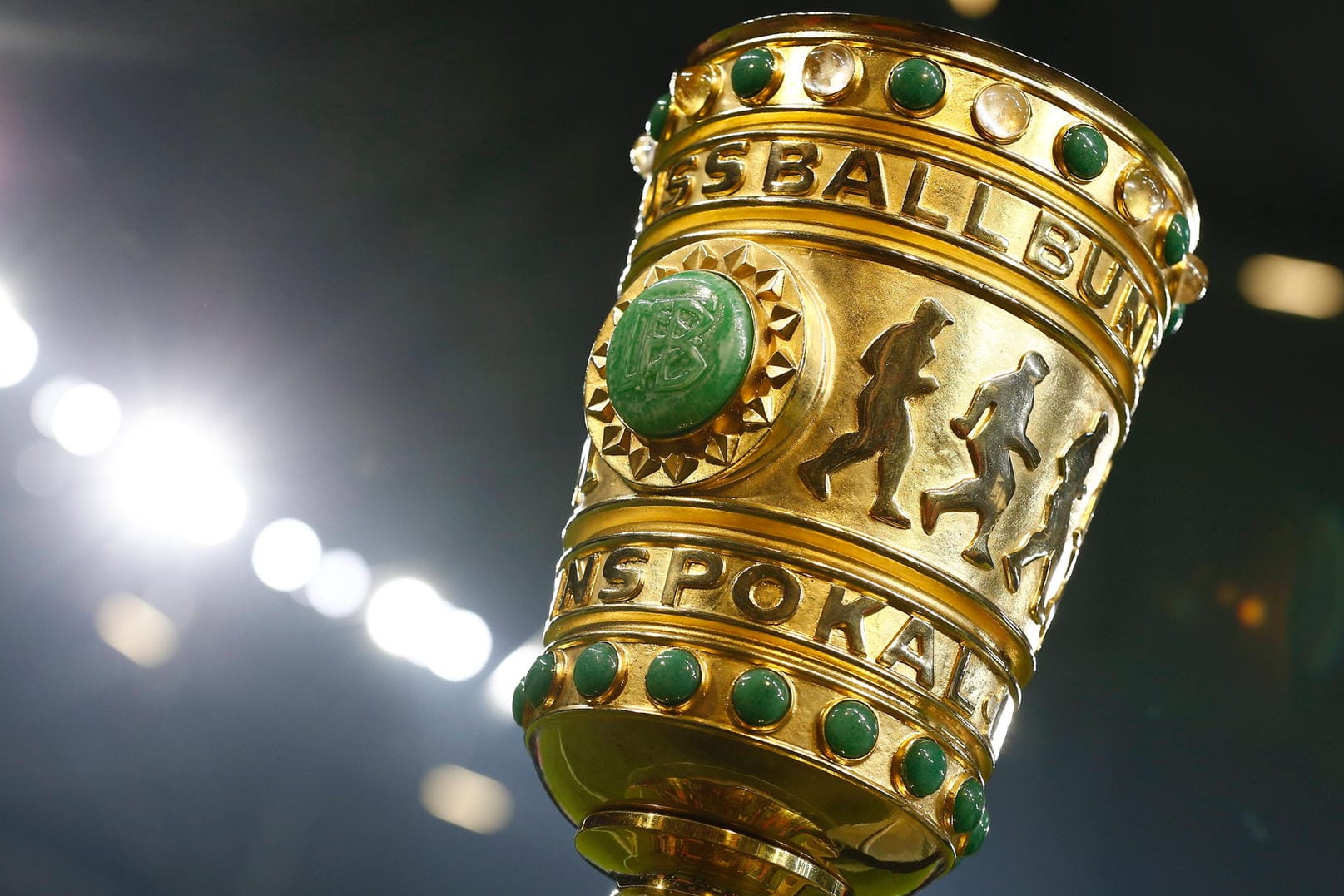 Der DFB-Pokal: Das Objekt der Begierde.