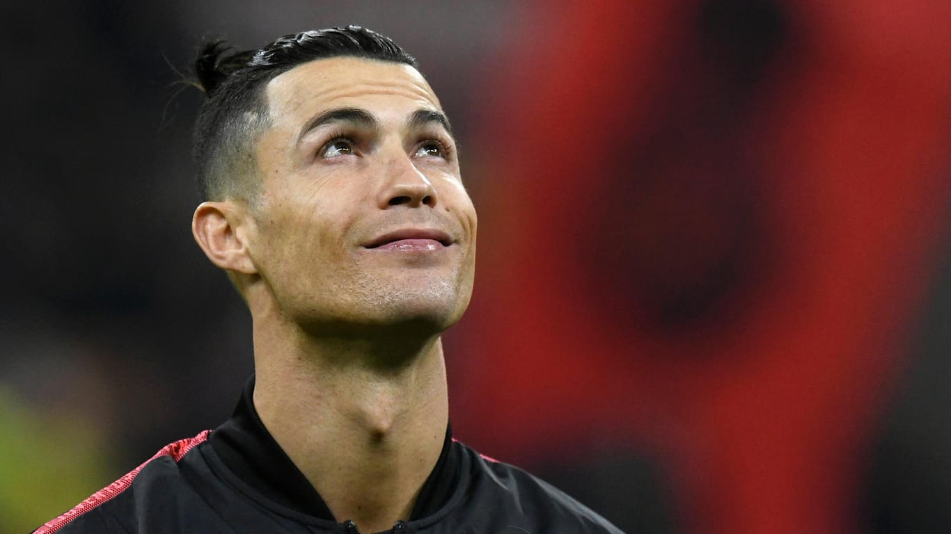 Cristiano Ronaldo: Der portugiesische Superstar hat sich einen Spaß aus den fehlenden Fans gemacht.