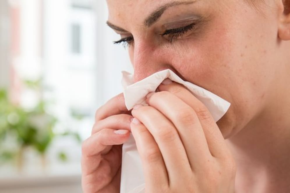 Allergiker: Eine Lüftungsanlage kann helfen, stark gedämmte und abgedichtete Gebäude ausreichend zu belüften.