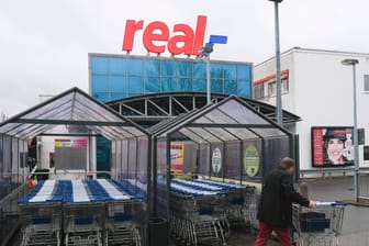 Real-Markt im brandenburgischen Teltow: Nach dem Verkauf an einen russischen Investor muss auch die alte Führungsspitze gehen.