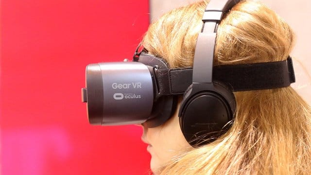 Das Staatstheater Augsburg will Oper mit Virtual Reality erweitern. Das Staatstheater Augsburg will Oper mit Virtual Reality erweitern.