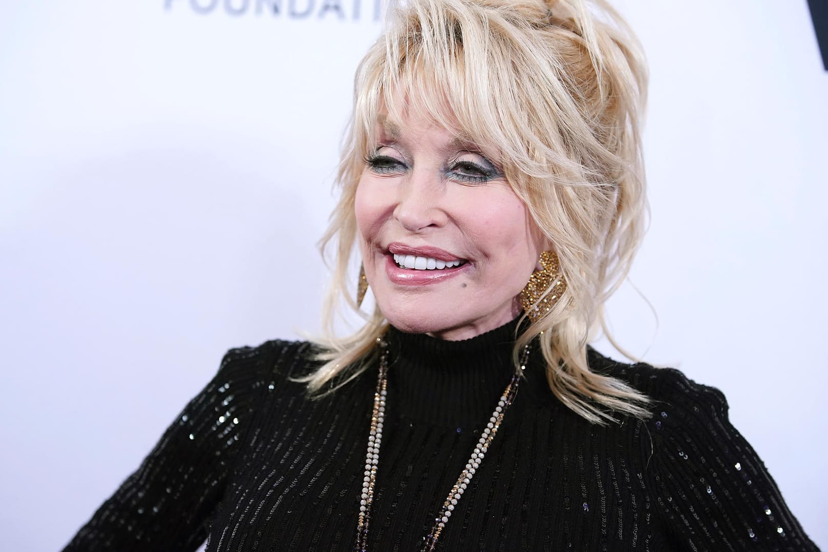 Dolly Parton: Die 74-Jährige ist einer der größten Stars der Welt.