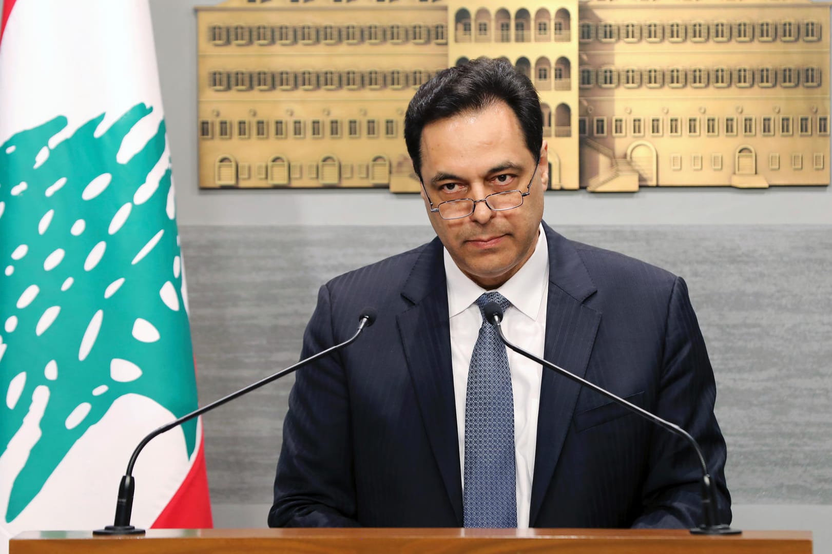 Hassan Diab: Der Ministerpräsident des Libanon spricht über die finanzielle Lage des Landes.