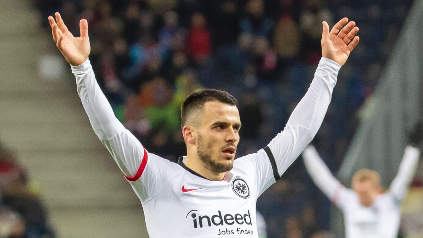 Filip Kostic: Der Frankfurt-Star weiß noch nicht, wo sein Europa-League-Achtelfinale stattfindet.