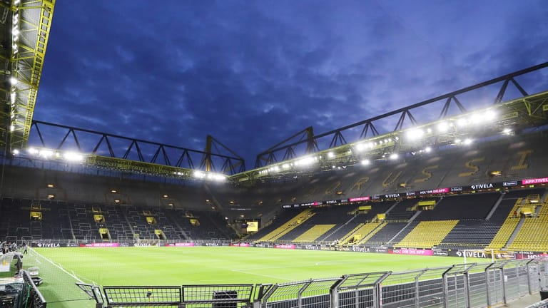 Signal-Iduna-Park: Das Dortmunder Stadion könnte auch im Derby gegen Schalke 04 am Samstag leer bleiben.