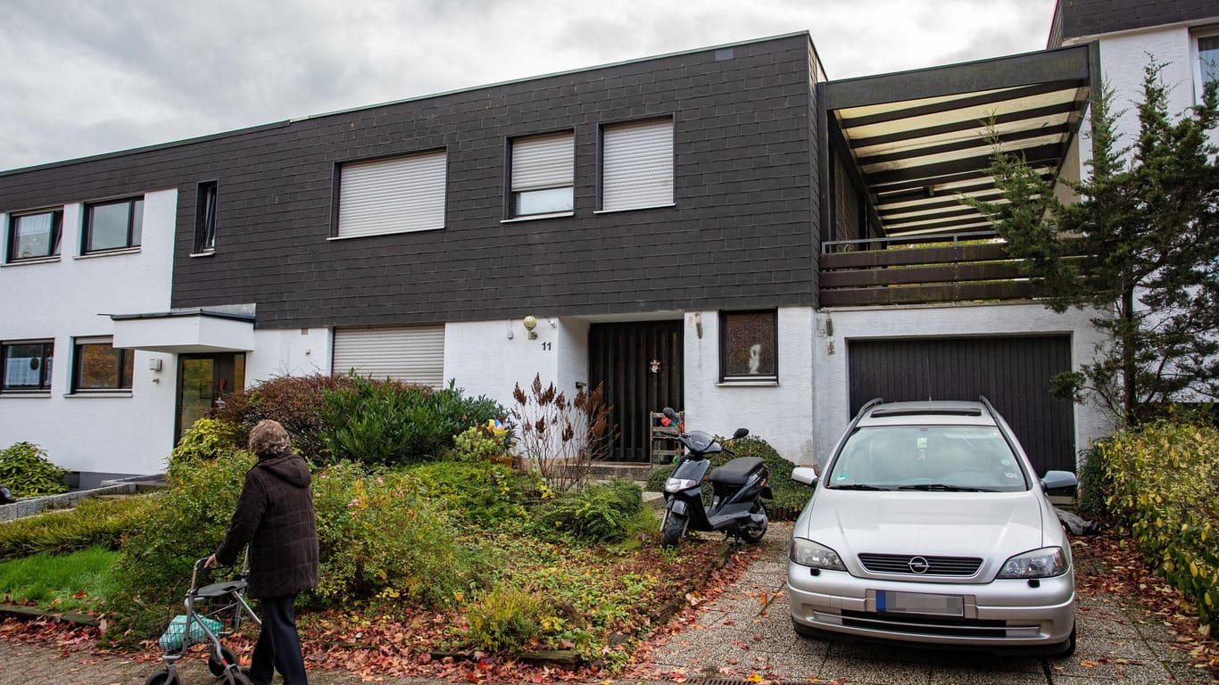 Wohnhaus eines mutmaßliches Täters in Bergisch Gladbach: Ermittlungen haben zu bislang 27 Beschuldigten allein in NRW geführt.