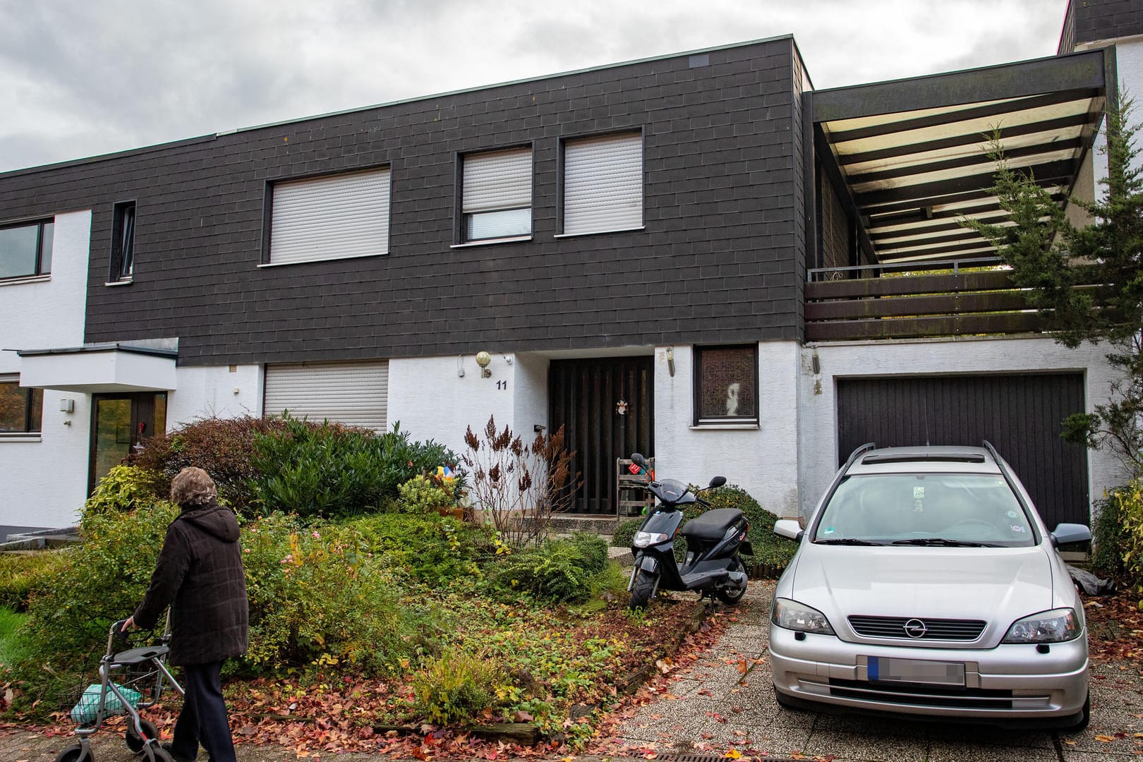 Wohnhaus eines mutmaßliches Täters in Bergisch Gladbach: Ermittlungen haben zu bislang 27 Beschuldigten allein in NRW geführt.