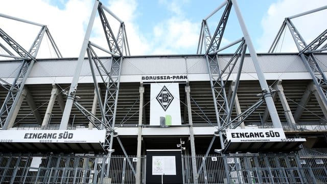Der Borussia-Park wird für das Nachholspiel Gladbach gegen Köln für Zuschauer geschlossen bleiben. Der Borussia-Park wird für das Nachholspiel Gladbach gegen Köln für Zuschauer geschlossen bleiben.