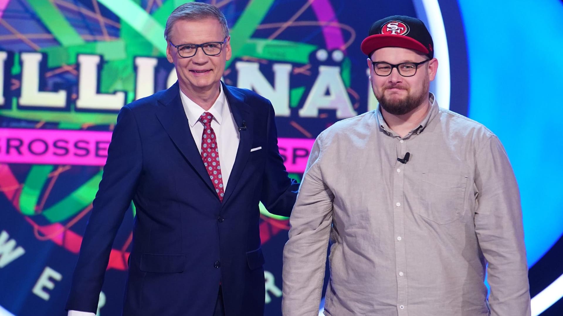 Moderator Günther Jauch mit Pastor Lukas Gotter.