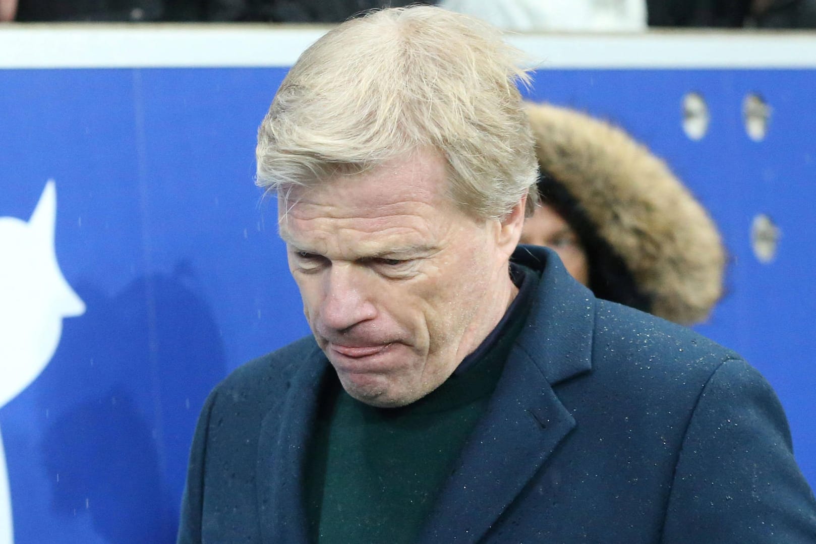 Oliver Kahn: Der Bayern-Vorstand hat als Spieler selbst Rassismus erlebt, fordert nun Konsequenzen.