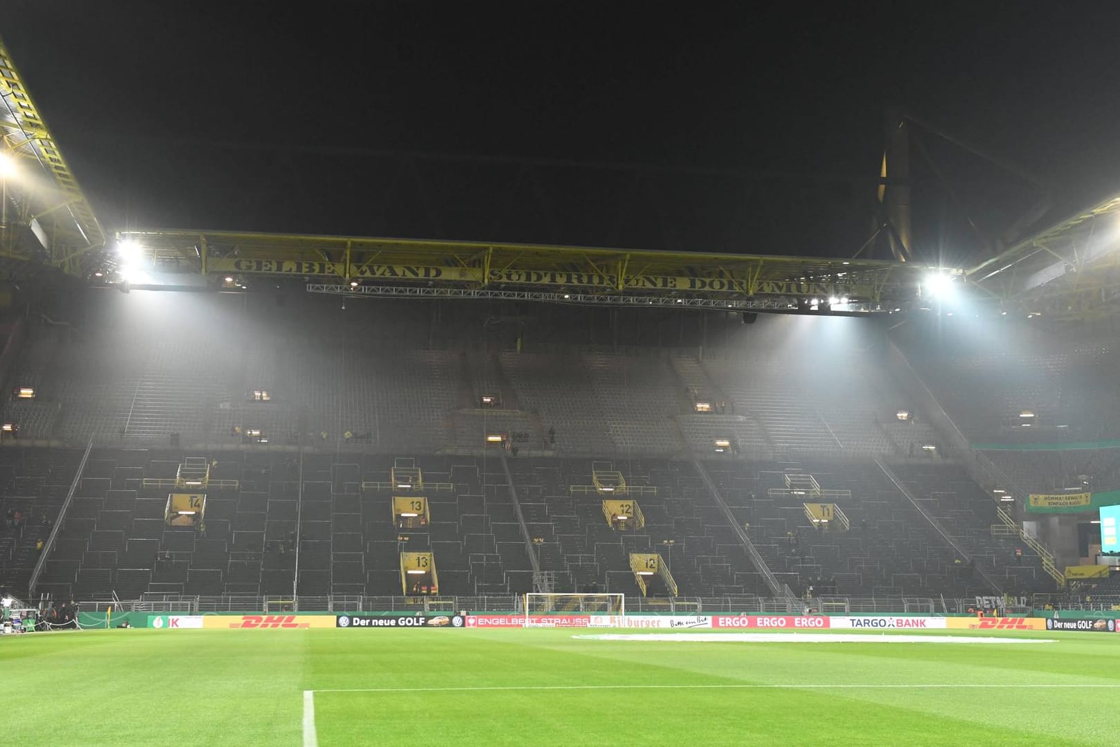 Der leere Signal Iduna Park: BVB-Fans werden wohl künftig vor dem Bildschirm mitfiebern müssen.