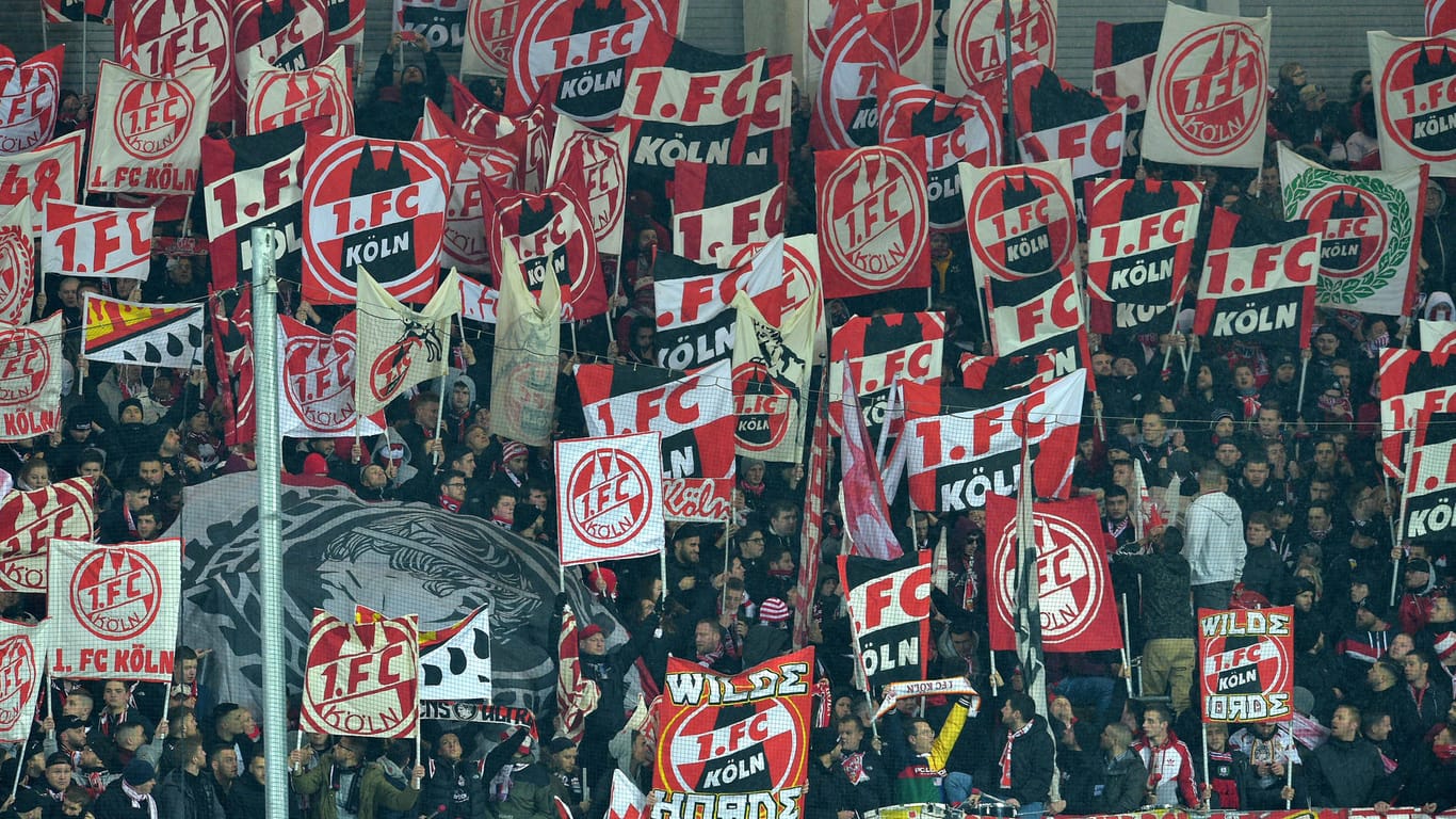 Fans des 1. FC Köln: Gegen Gladbach werden die Ränge in Mönchengladbach leer sein.