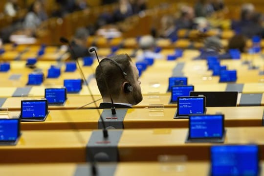 Das EU-Parlament diskutiert über das Coronavirus und "ungewöhnliche Maßnahmen".