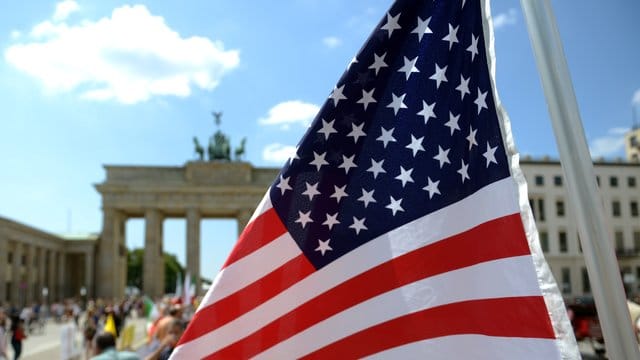 Laut einer aktuellen Umfrage hält nur jeder dritte Deutsche die Beziehungen zu den USA für gut. Laut einer aktuellen Umfrage hält nur jeder dritte Deutsche die Beziehungen zu den USA für gut.