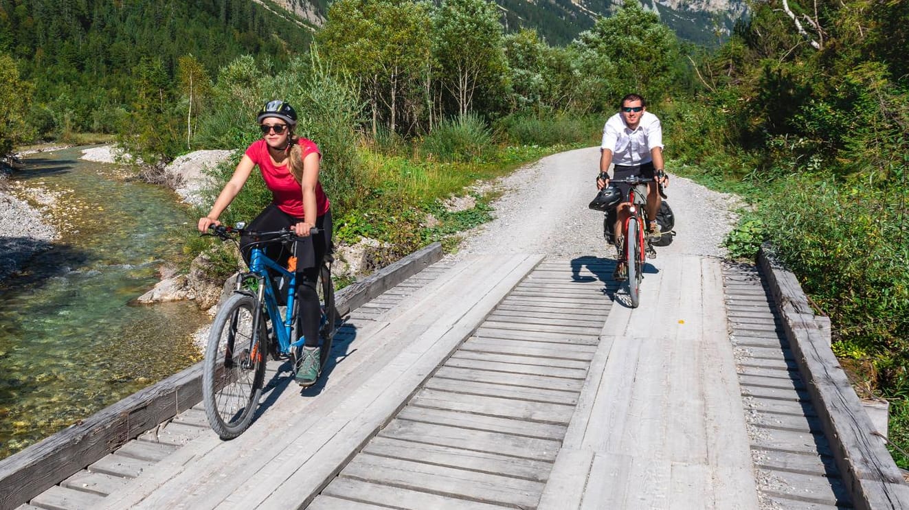 Ein Volk der Radler: Die Deutschen besitzen rund 75 Millionen Fahrräder. Etwa fünf Millionen davon sind E-Bikes.