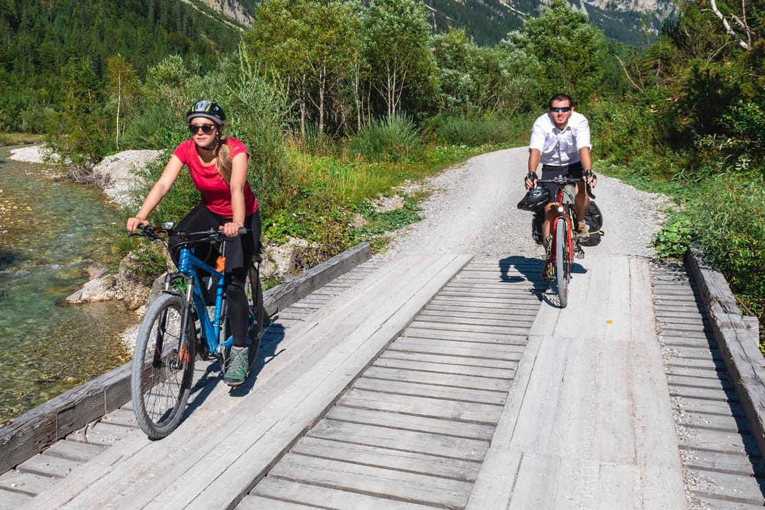 Ein Volk der Radler: Die Deutschen besitzen rund 75 Millionen Fahrräder. Etwa fünf Millionen davon sind E-Bikes.