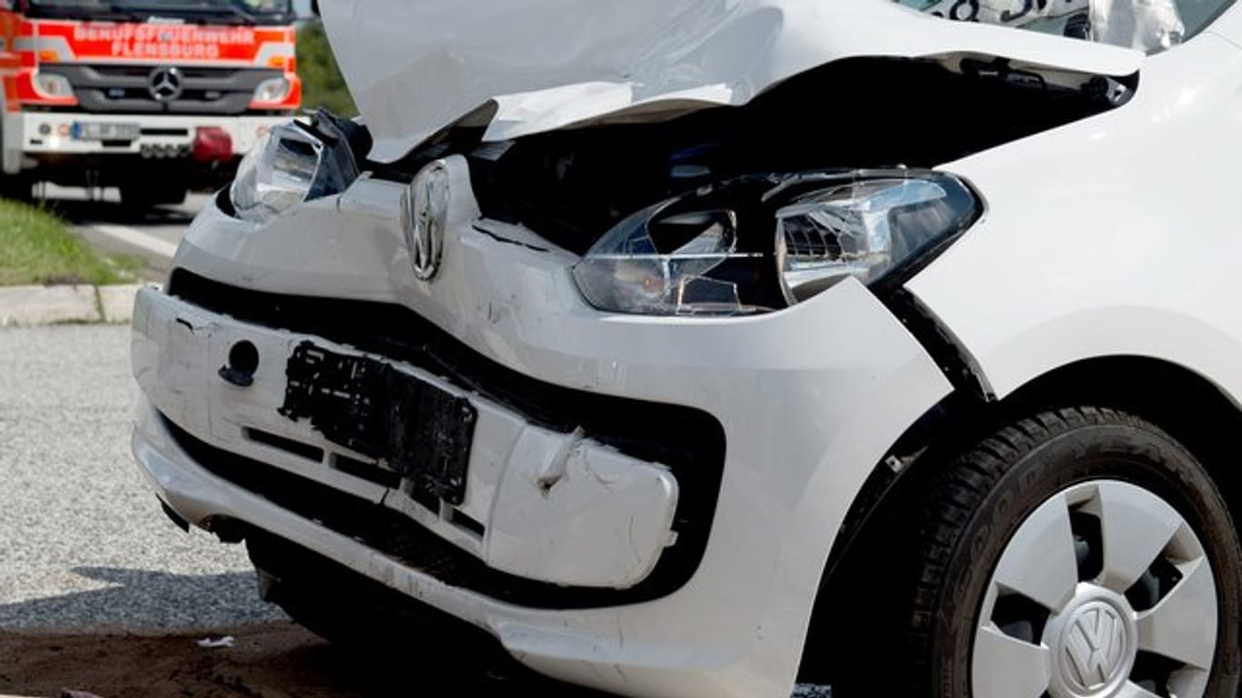 Ist der Schaden nicht nur eine Bagatelle, sollten Autofahrer bei unverschuldeten Unfällen immer einen eigenen Gutachter beauftragen.