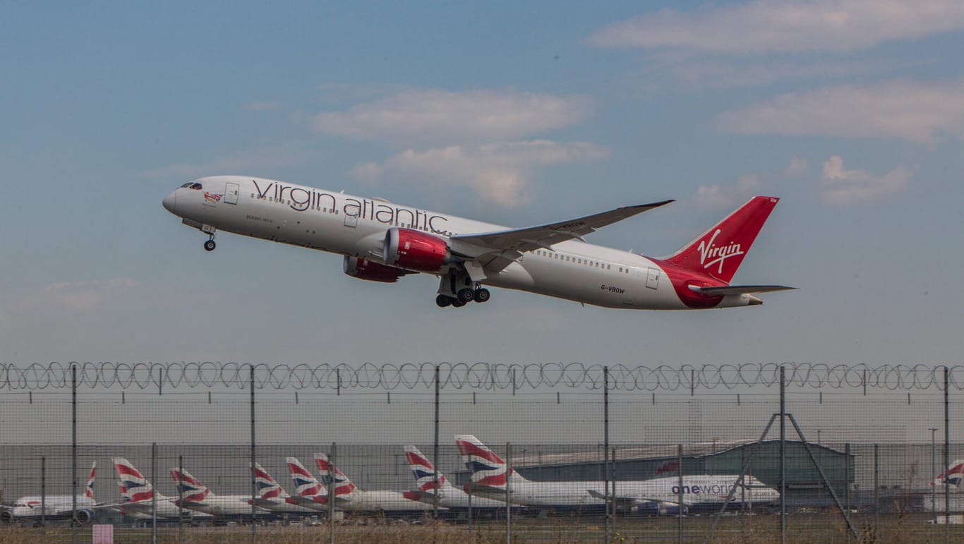 Ein Flugzeug der Virgin Atlantic: Virgin-Atlantic-Geschäftsführer Shai Weiss rief die EU-Kommission auf "die Regelungen für den ganzen Sommer dringend zu lockern."