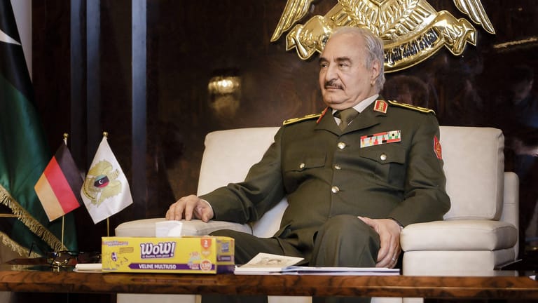 General Chalifa Haftar in Bengasi, Libyen: Der Machtbereich des 76-Jährigen erstreckt sich über einen Großteil des Ostens und Südens des Landes.