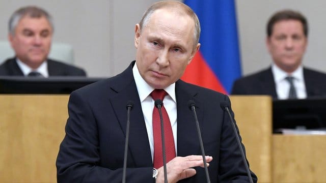 Russlands Präsident Wladimir Putin vor der Abstimmung über Verfassungsänderungen in der Staatsduma. Russlands Präsident Wladimir Putin vor der Abstimmung über Verfassungsänderungen in der Staatsduma.