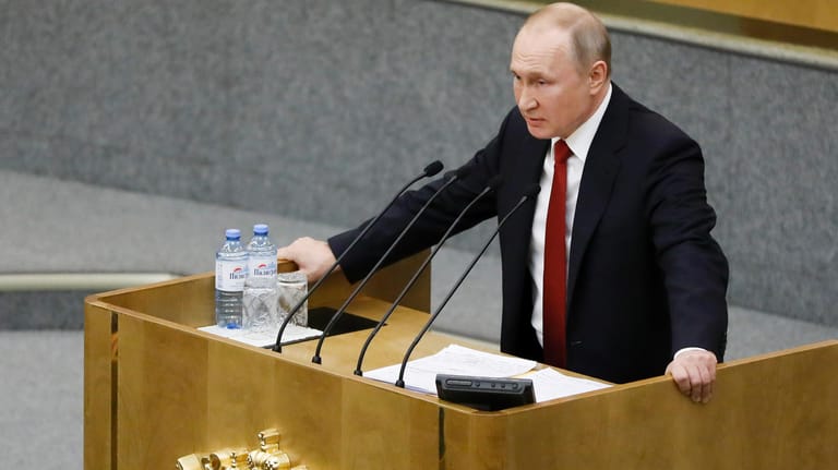 Russlands Präsident Putin in der Staatsduma.