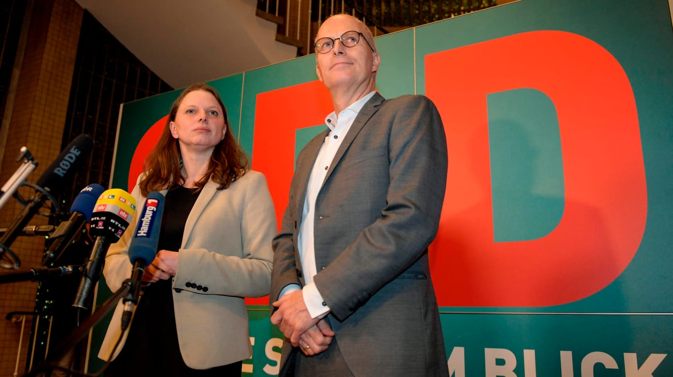 Vor Koalitionsverhandlungen mit den Grünen: Melanie Leonhard (SPD), Landesvorsitzende ihrer Partei und Peter Tschentscher (SPD), Hamburgs Erster Bürgermeister.