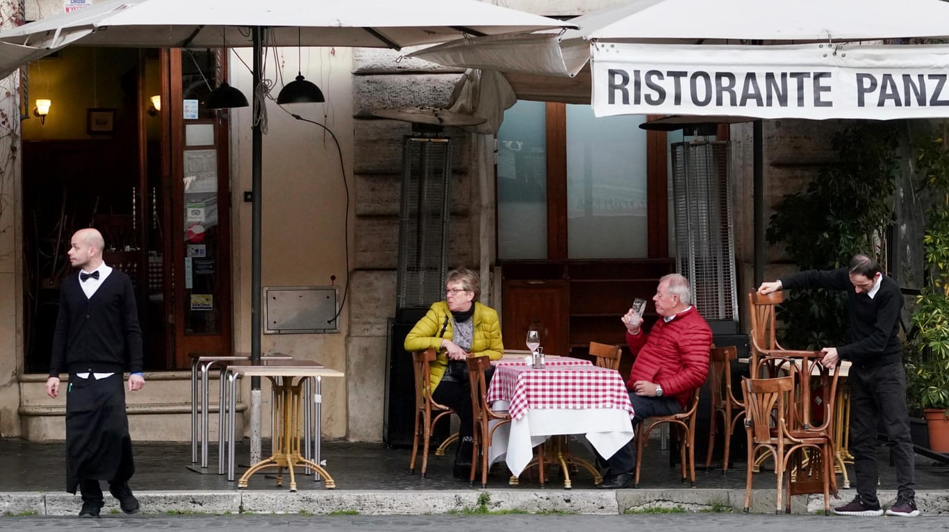 Restaurant in Rom: Der Besuch im Lokal bleibt möglich – wenn man auf Abstand geht.