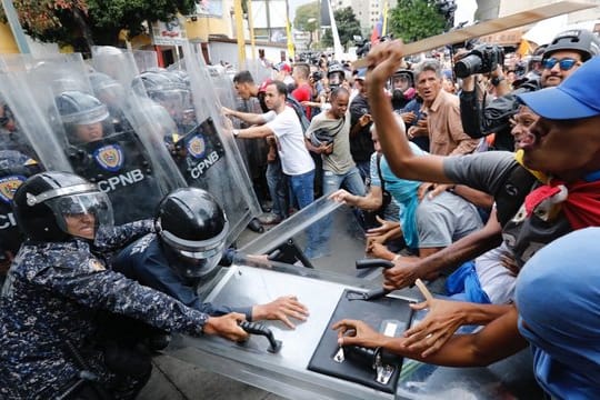 Oppositionsführer Juan Guaidó hat zu den Protesten und zur Forderung freier Präsidentschaftswahlen aufgerufen.