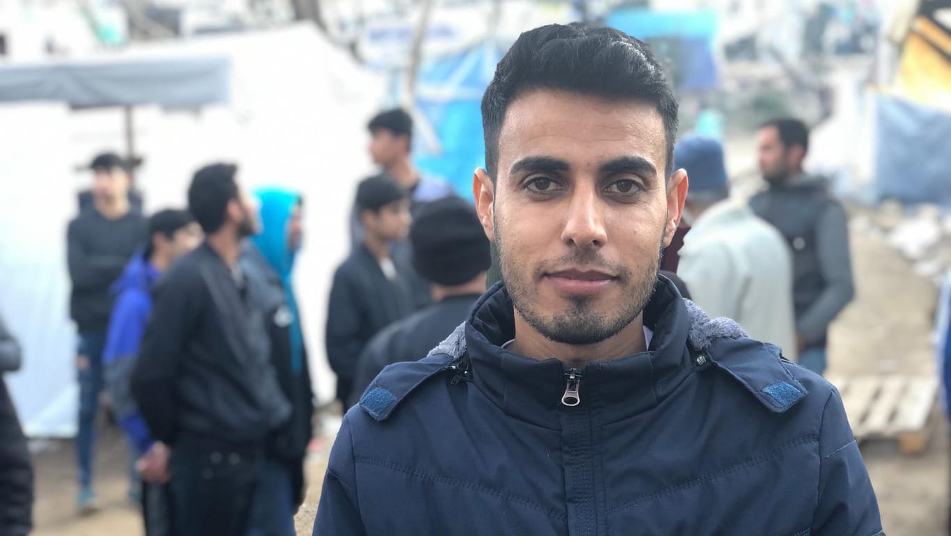 Mohammad Raza aus Afghanistan: Der 33-Jährige sitzt wegen eines unglücklichen Zufalls im Elendslager Moria auf Lesbos fest.