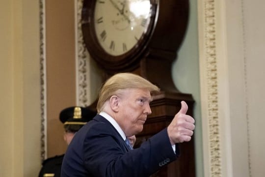 Donald Trump, Präsident der USA, kommt zu einem gemeinsamen Mittagessen mit US-Abgeordneten im Kapitol an.