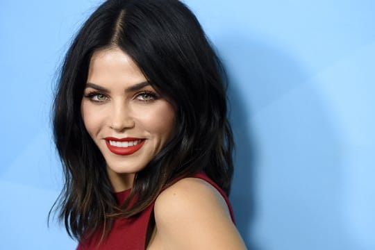 Jenna Dewan freut sich über einen Jungen.