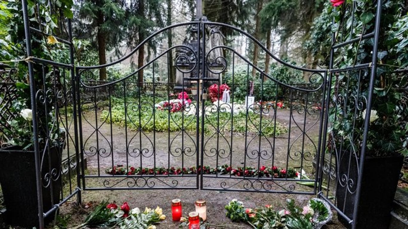 Die Grabstätte von Jan Fedder auf dem Ohlsdorfer Friedhof.