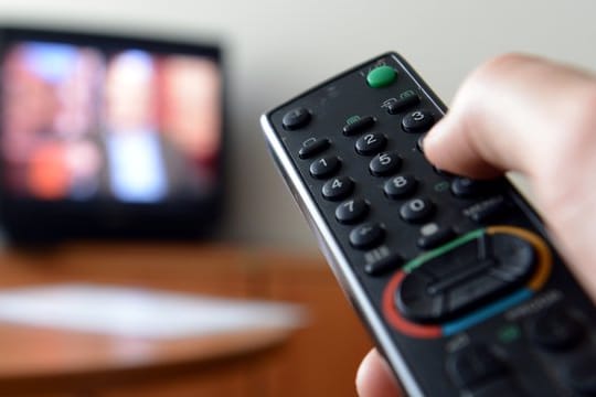 Rückkehr zum Fernseher in unsicheren Zeiten.