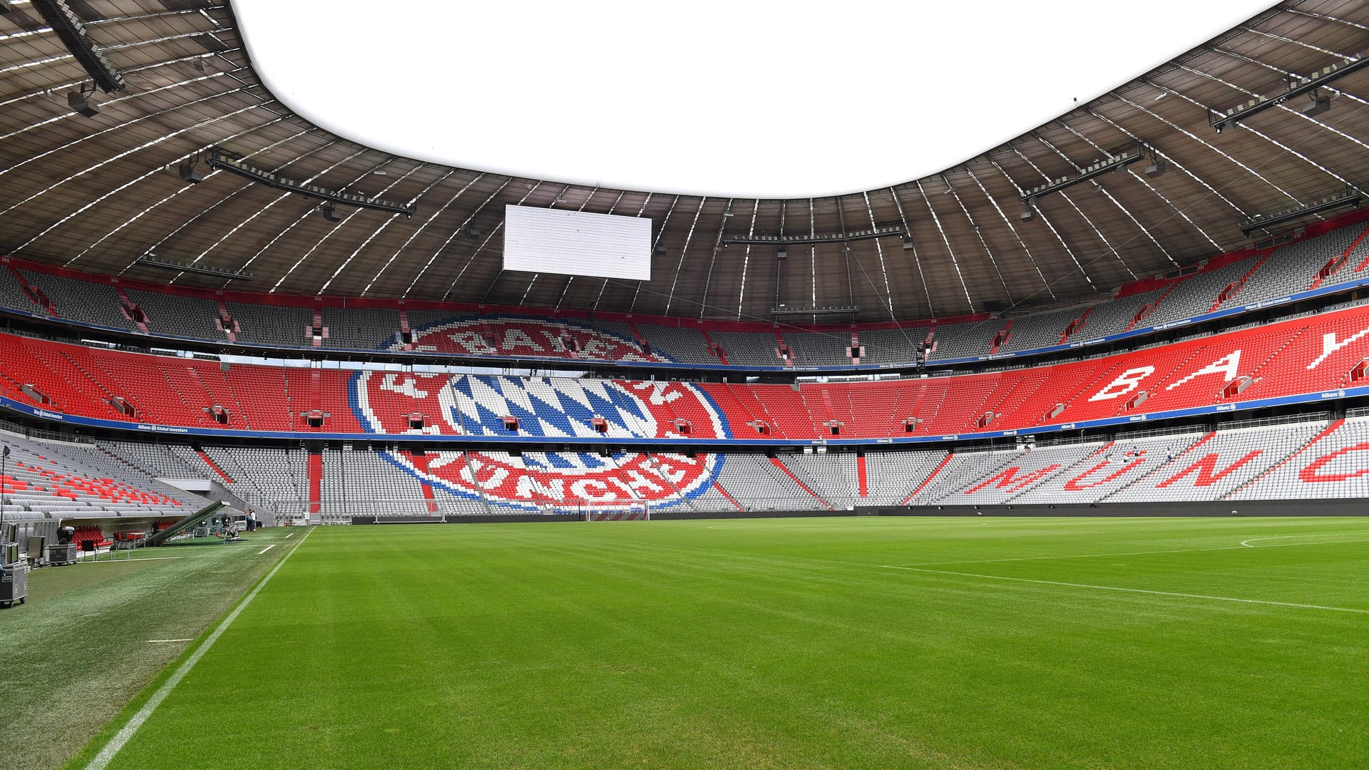 Leere Ränge in der Allianz Arena: Das Champions-League Spiel vom FCB ist nur eines der Großevents, das unter Ausschluss von Zuschauern stattfindet.