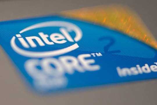In Prozessoren von Intel sind weitere Sicherheitslücken entdeckt worden, über die Angreifer sensible Daten wie Passwörter auslesen können.