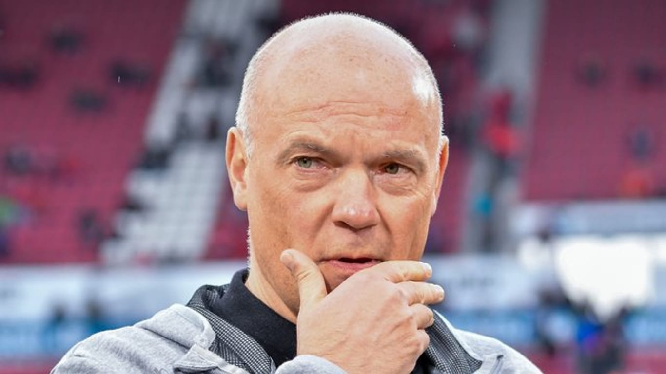 Muss sein Team auf das Geisterspiel gegen Paderborn vorbereiten: Fortuna-Coach Uwe Rösler.