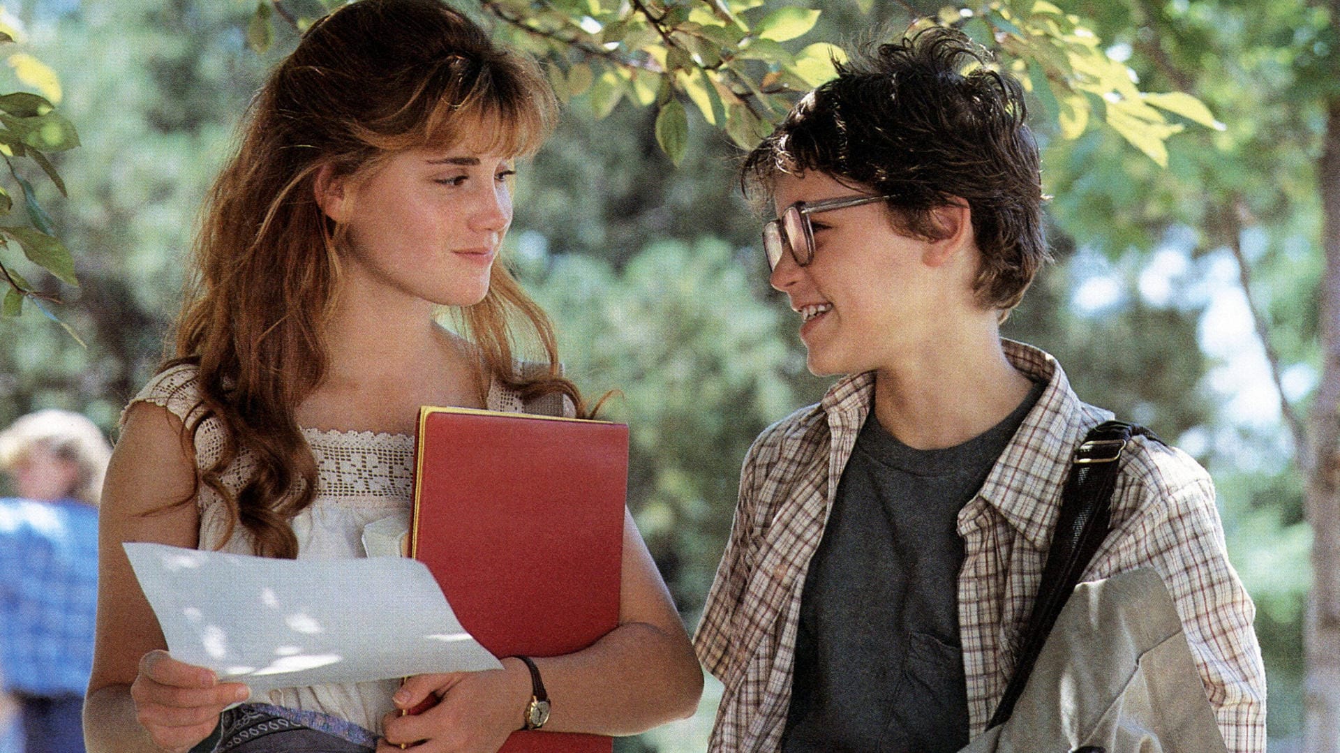 Kerri Green und Corey Haim am Filmset von "Lucas": Angeblich soll der Schauspieler bei dem Dreh zu diesem Film von Charlie Sheen vergewaltigt worden sein.