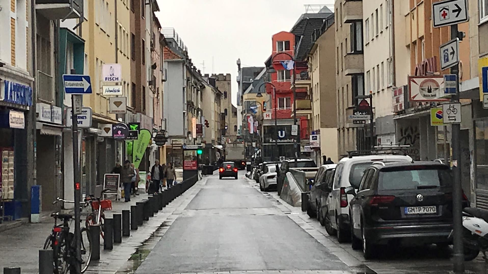 Blick auf die Severinstraße in der Kölner Südstadt: Sie könnte die nächste autofreie Einkaufsstraße in Köln sein.