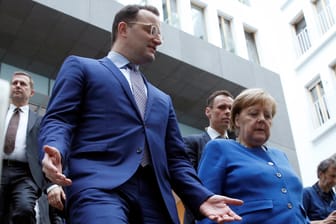 Kanzlerin Merkel, Gesundheitsminister Spahn: Stehen in der Coronakrise im Fokus der nationalen Aufmerksamkeit.