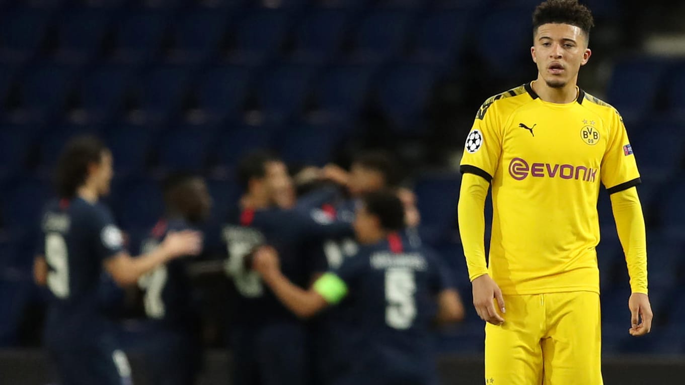 Jadon Sancho (r.) ratlos, Paris (im Hintergrund) feiert: Der BVB lieferte kein gutes Spiel ab. Jadon Sancho (r.) ratlos, Paris (im Hintergrund) feiert: Der BVB lieferte kein gutes Spiel ab.