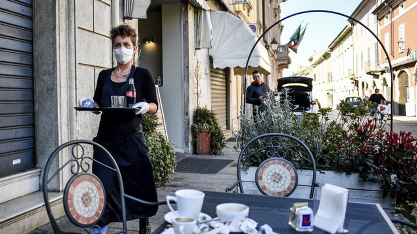 Italien schließt wegen Covid-19 alle Geschäfte und Restaurants.