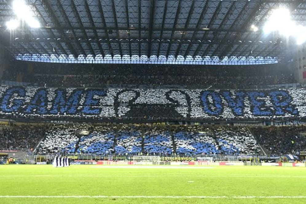 Inter Mailand stellt den Spielbetrieb vorerst ein.