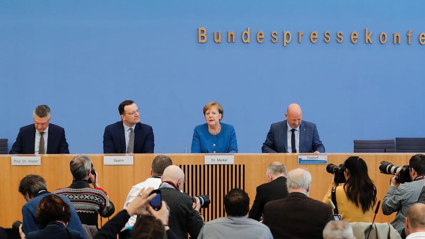 Bundespressekonferenz: Statements zum Coronavirus.