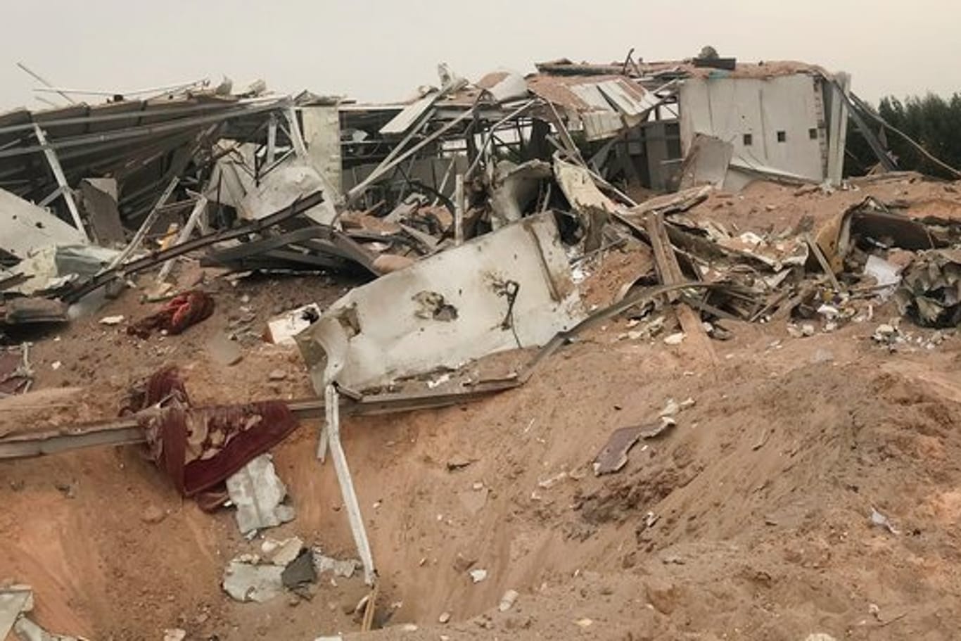 Nach dem US-Luftangriff: Zerstörte Gebäude eines im Bau befindlichen Flughafenkomplexes in Karbala.